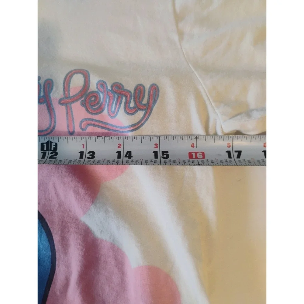 Katy Perry Vintage World Tour Music Tshirt And One Of The Boys CD Lot HTF Rare - Picture 6 of 10